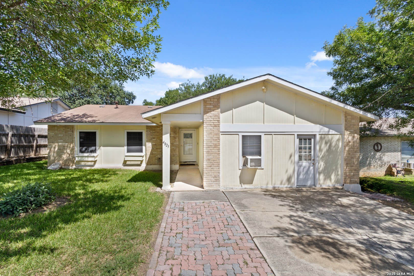 4823 Blue Heron St – photo 1
