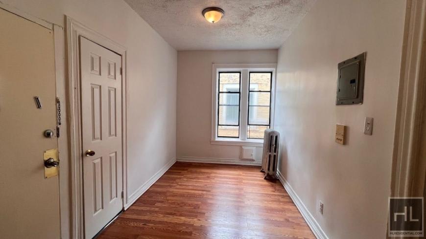 593 MILLER AVENUE – photo 3