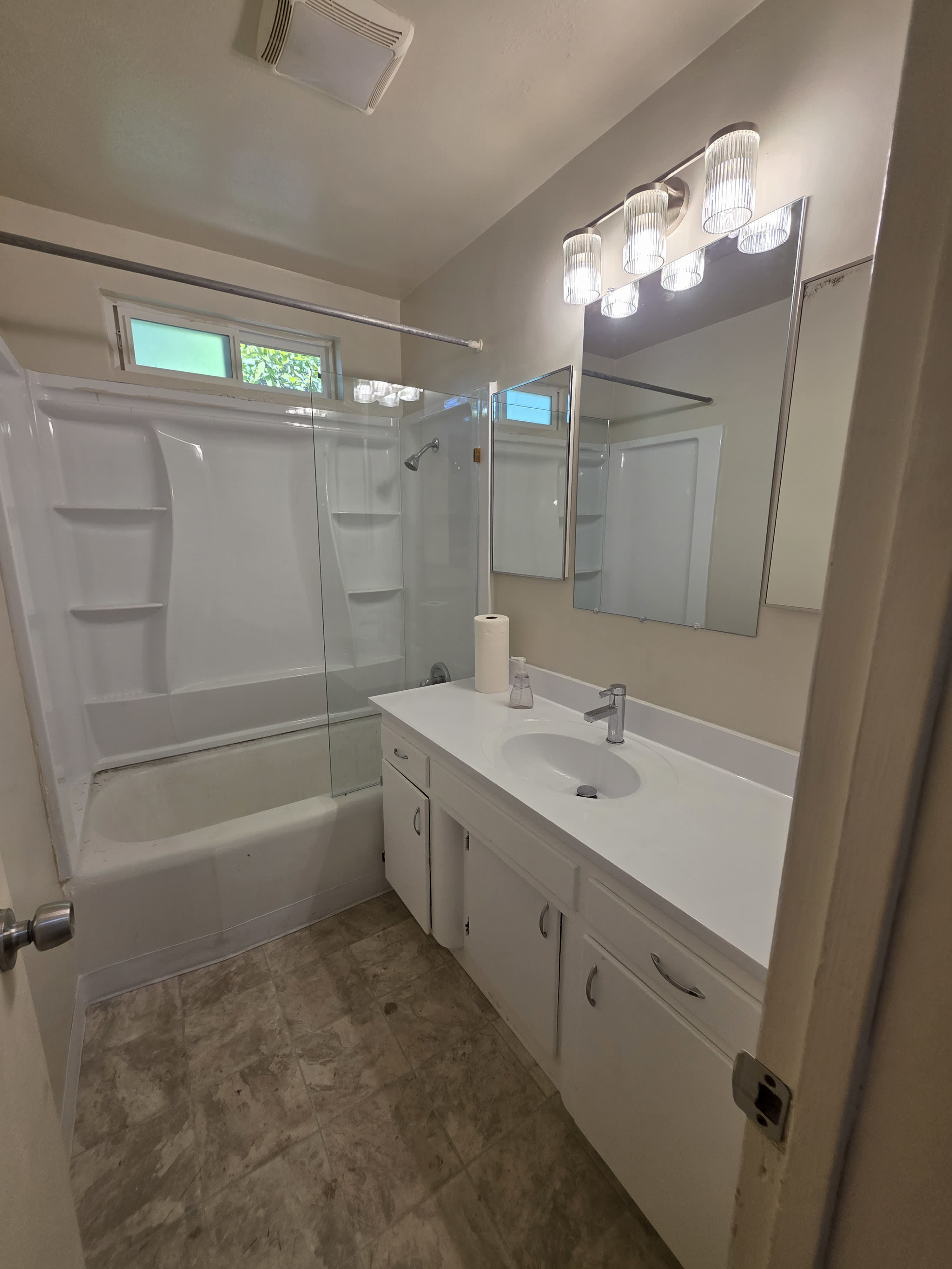 1339 E 4th St – photo 5