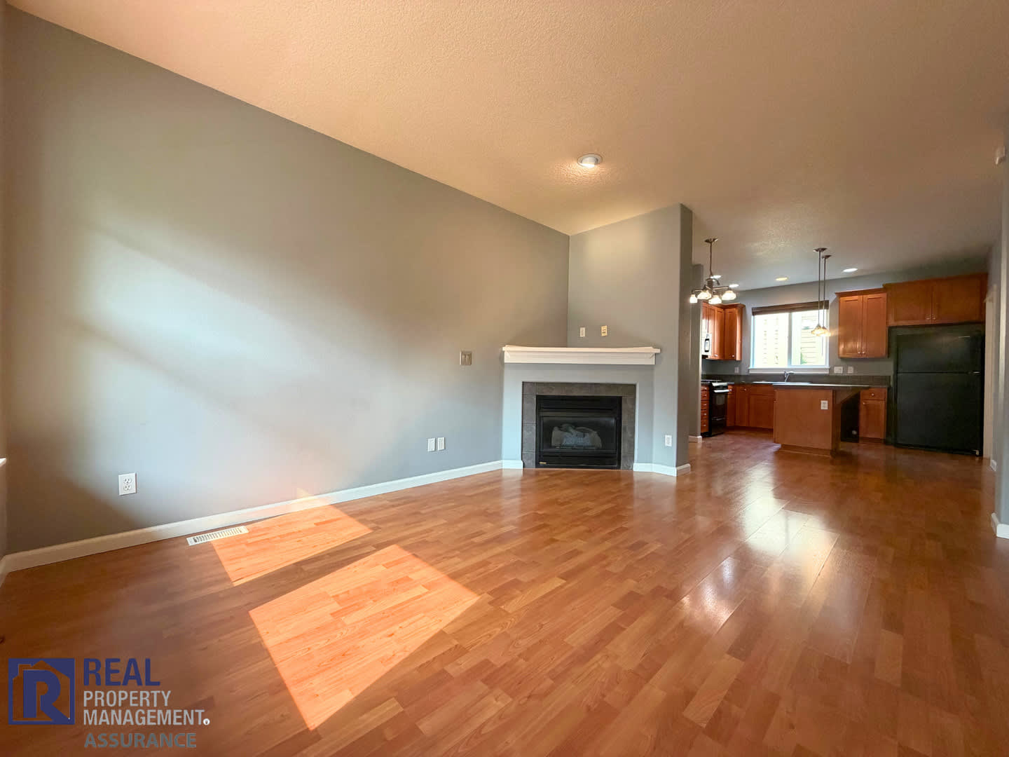 750 Off Move In Special Bright 2 Bedroom 2 5 Bath Beaverton Townhome With Garage A C – photo 4
