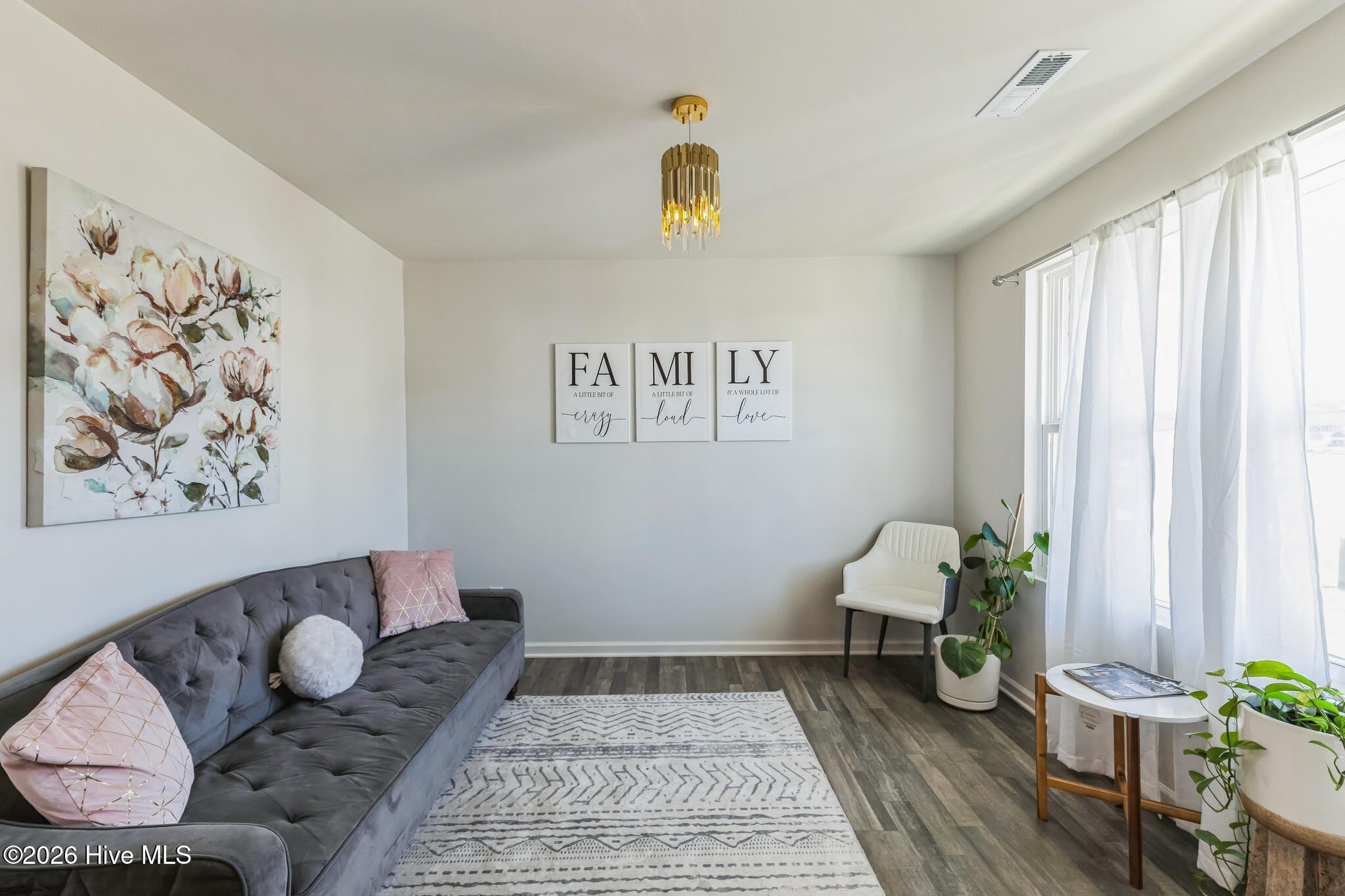 1253 Manor Drive – photo 4