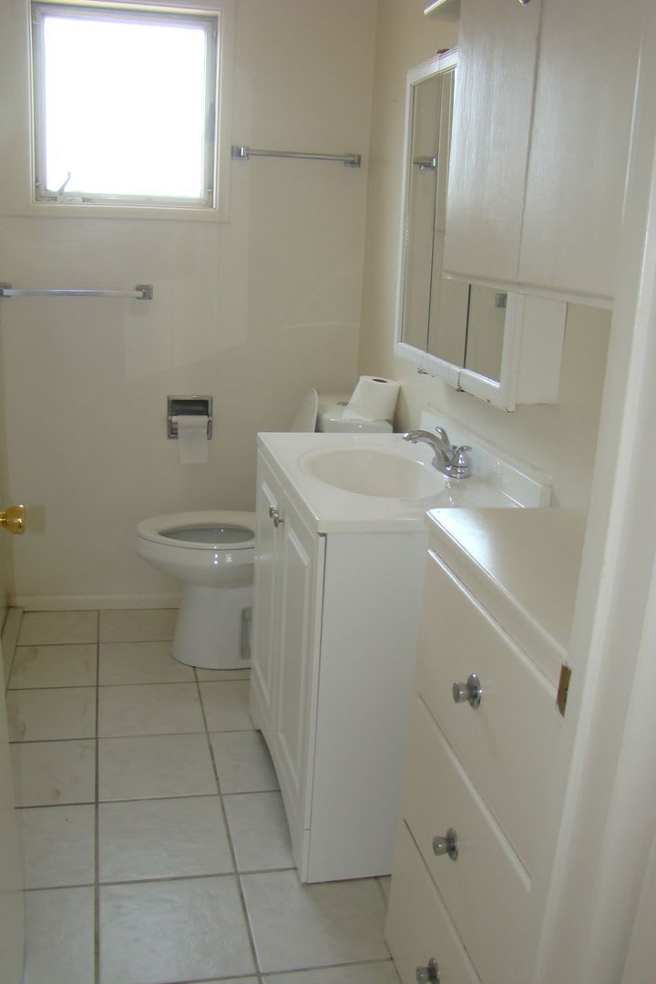 Southside cutie, 2bd/1ba available now! – photo 3
