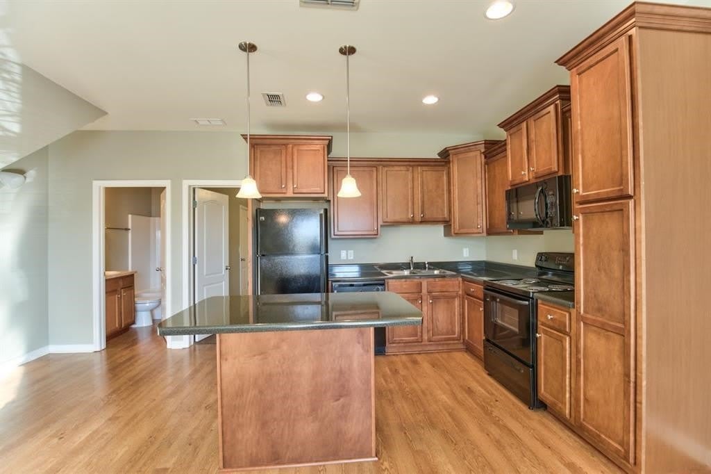 1956 Corvallis Avenue – photo 5