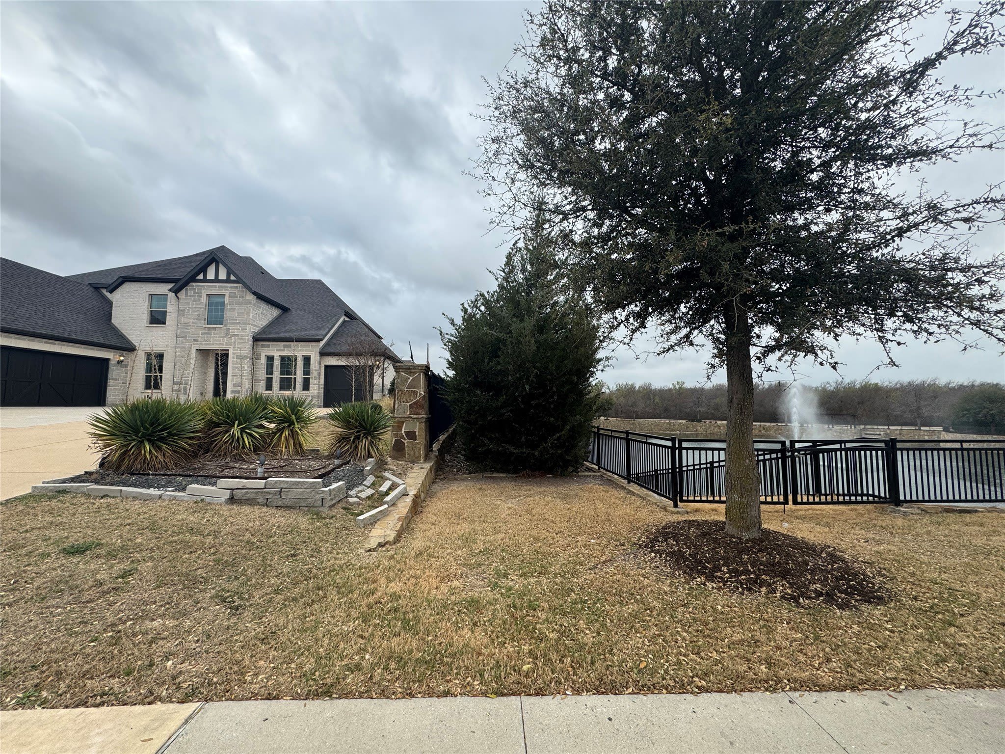 1520 Winchester Drive – photo 2