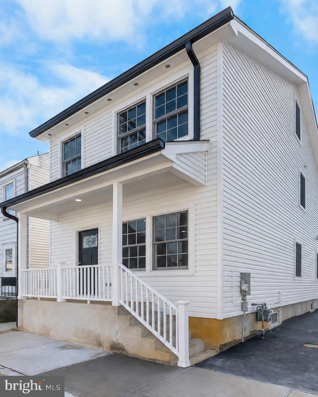 32 WEST Street – photo 1