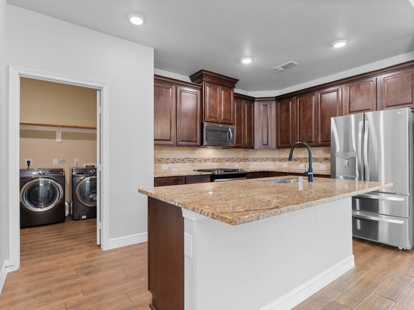 3 bed 2 bath ( Columbia Lakes) – photo 3