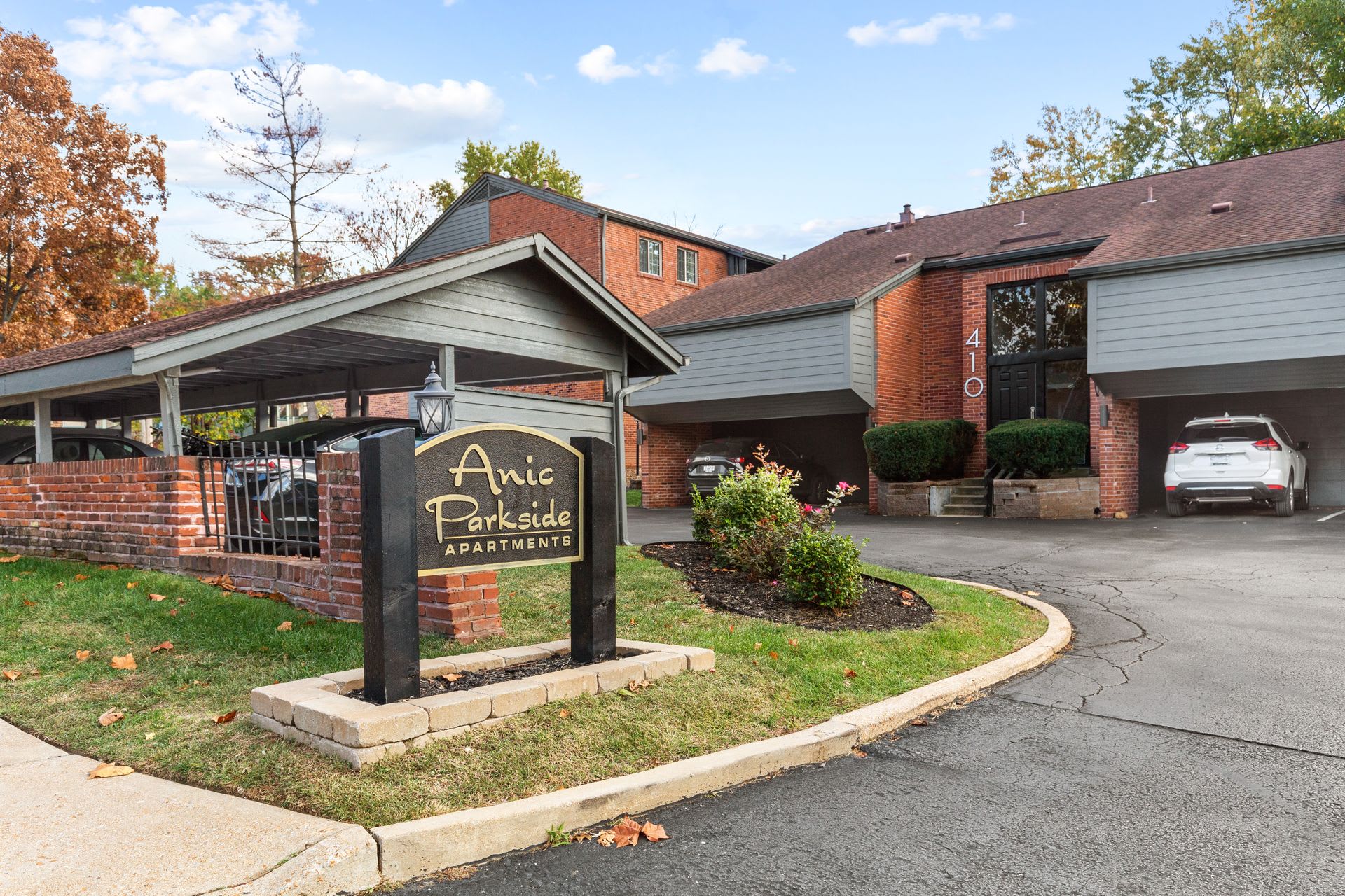 449 W Jefferson – photo 1