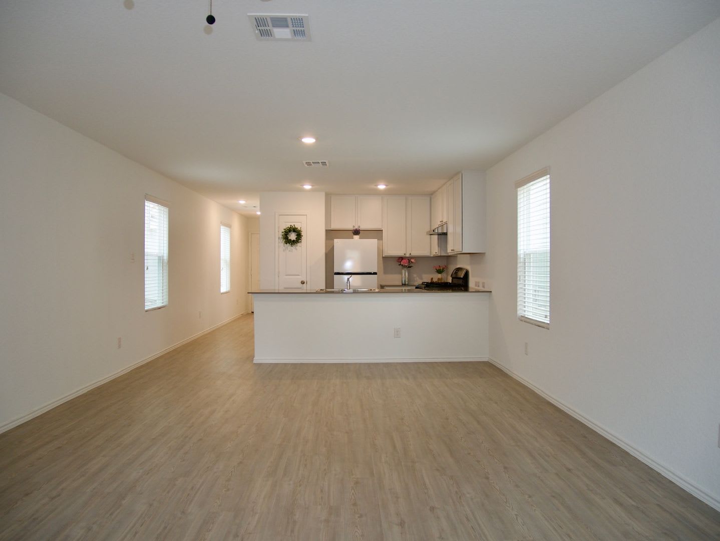 Charming 3 Bed 2 Bath Home in Alamo Ranch – photo 5
