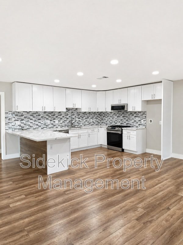 11443 Dicky St – photo 3