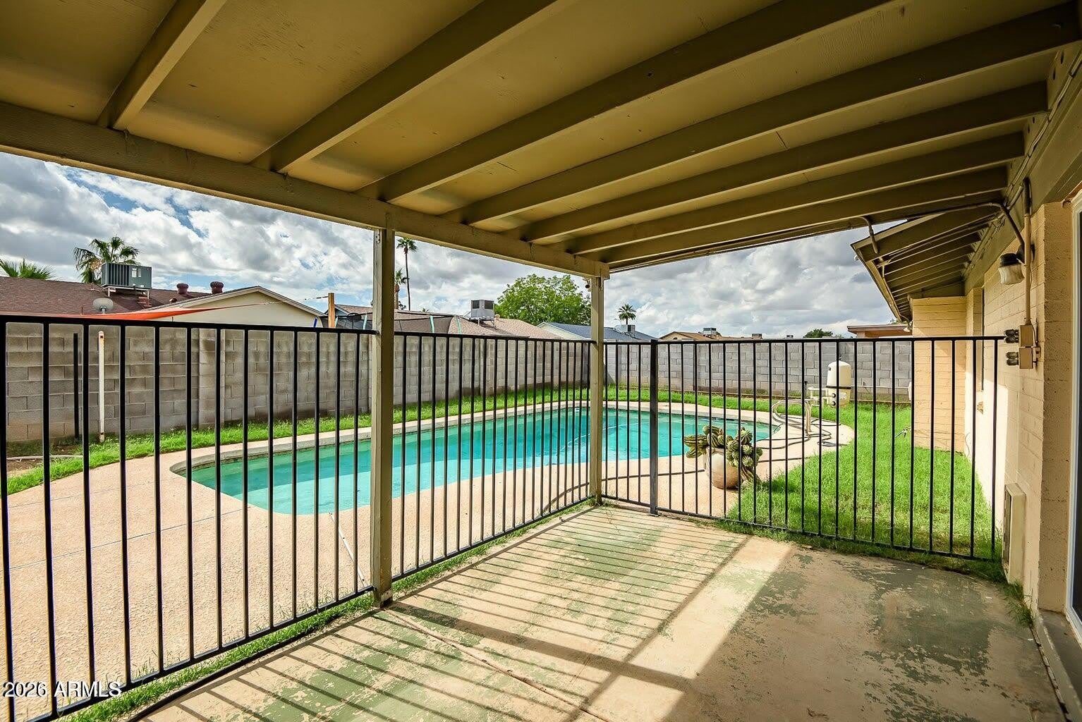 5601 W CAROL Avenue – photo 2