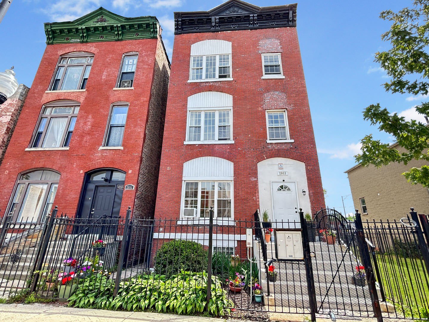2953 W Warren Boulevard – photo 1