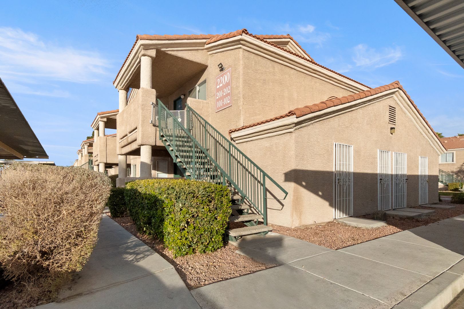 Bright & Open 2 Bed, 2 Bath Condo in Las Vegas – photo 1