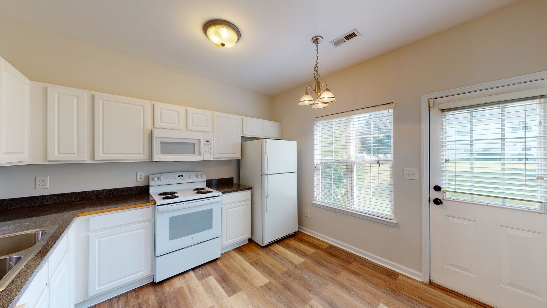 5545 Seths Drive – photo 3