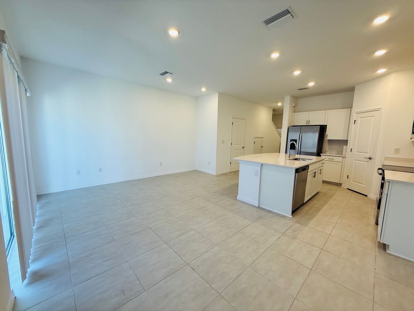 Townhome in The Townhomes of River Landing – photo 4