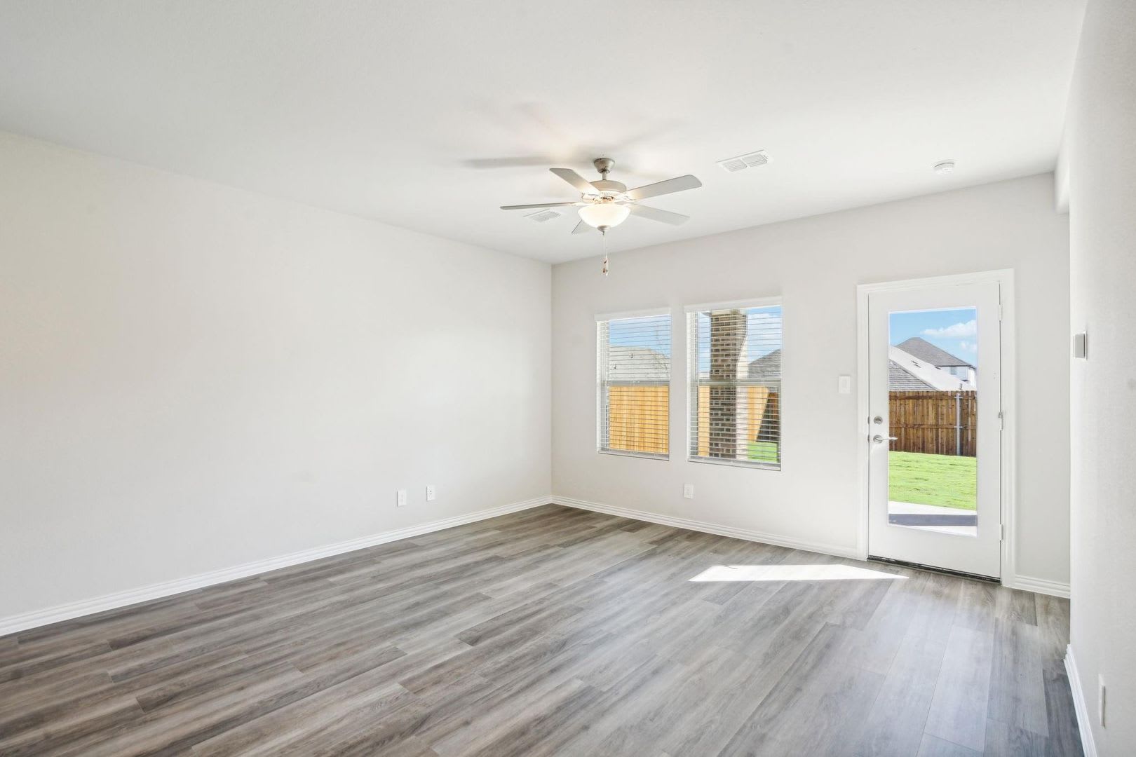 Spacious 4 Bedroom Mckinney Home With Community Pool Park – photo 5