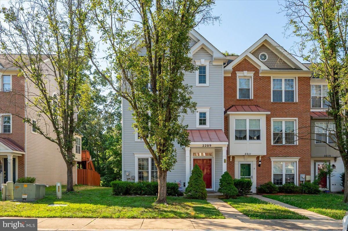 2209 COMMISSARY Circle – photo 1