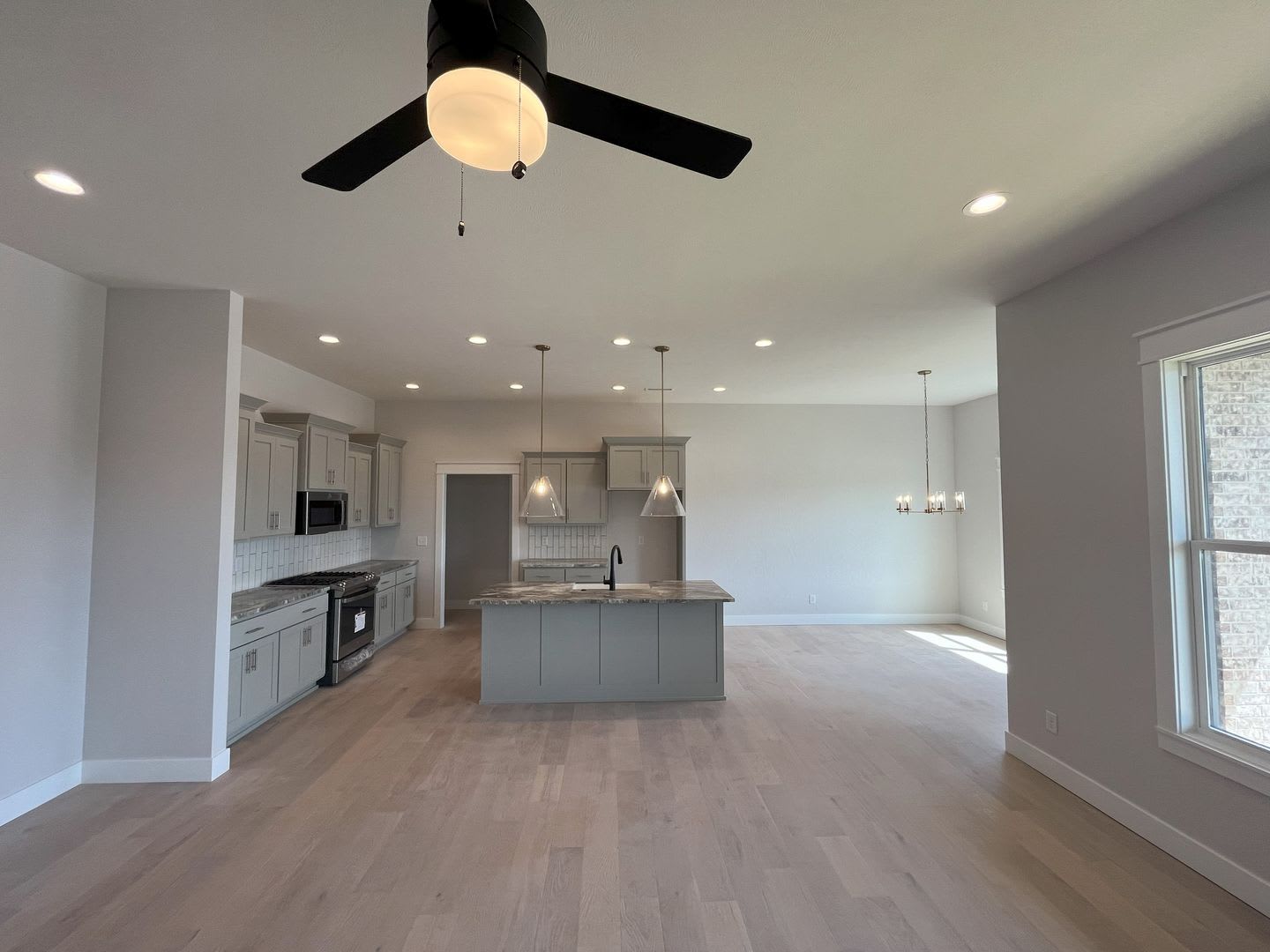Beautiful Brand New 4 Bedroom 2 Bath Home On A Cul De Sac In The Exclusive Lion S Gate Neighborhood – photo 3