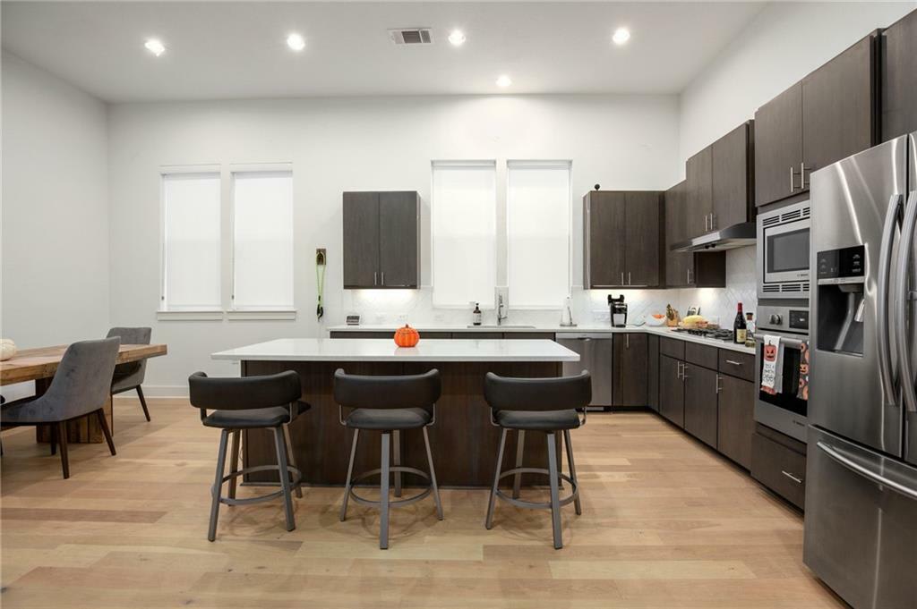 6201 Seville Drive – photo 2