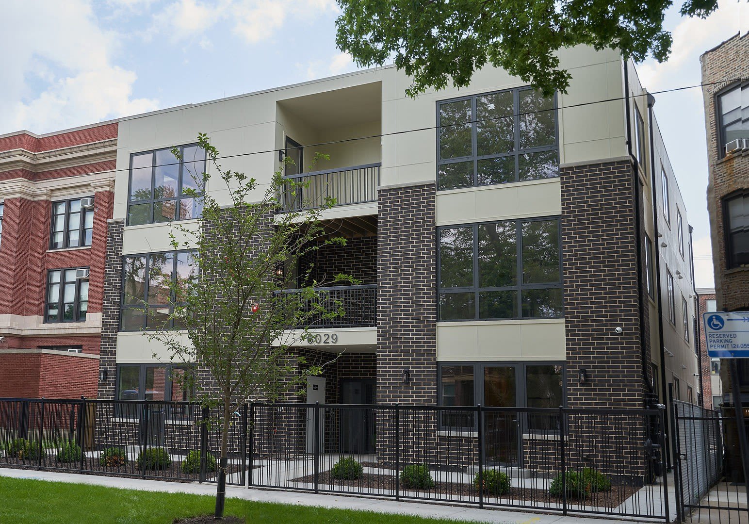 6029 S Champlain Avenue – photo 1