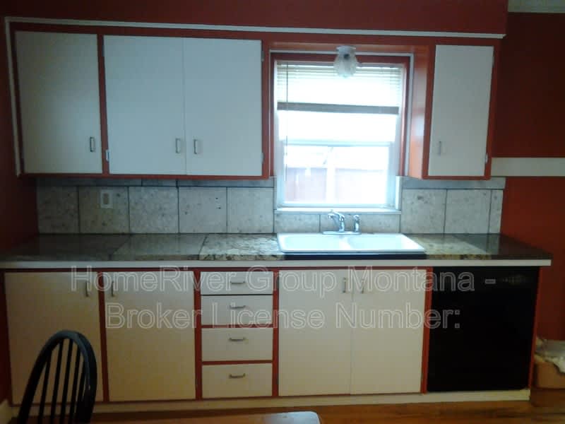 2623 S Higgins Ave – photo 3