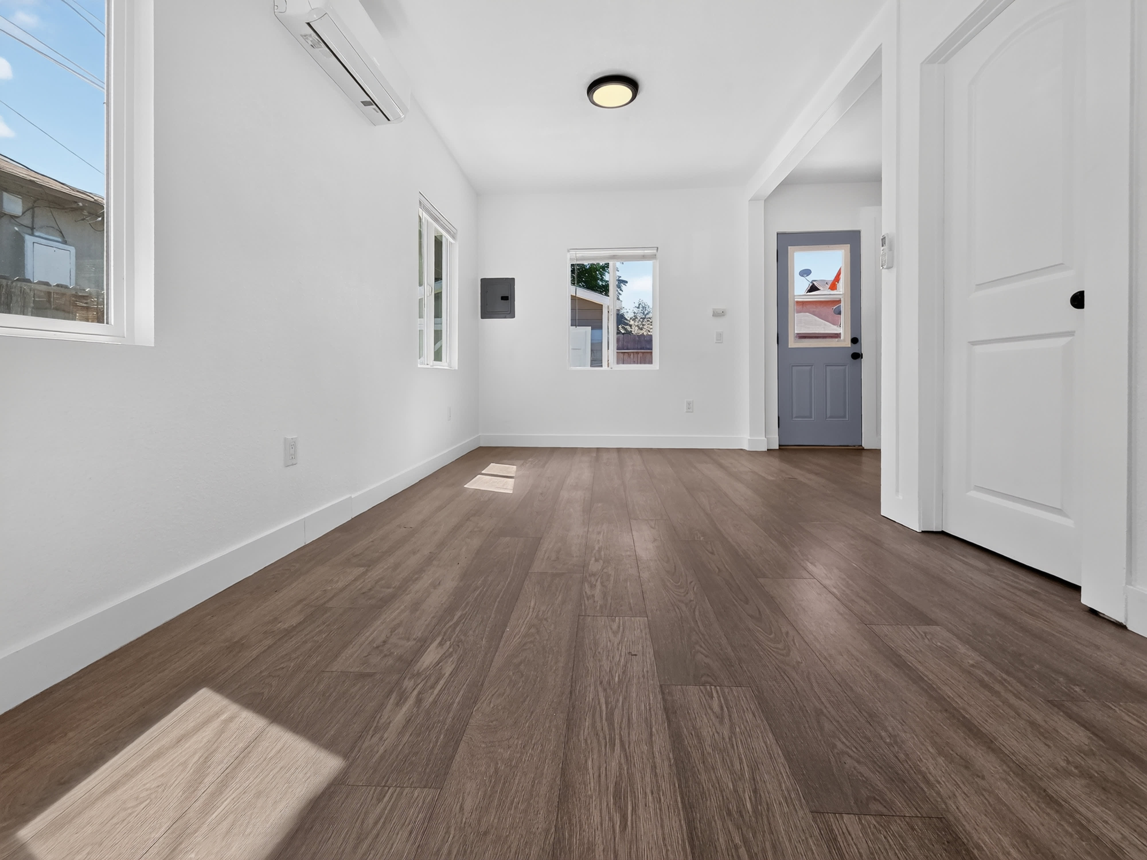 9524 Mayne St – photo 3