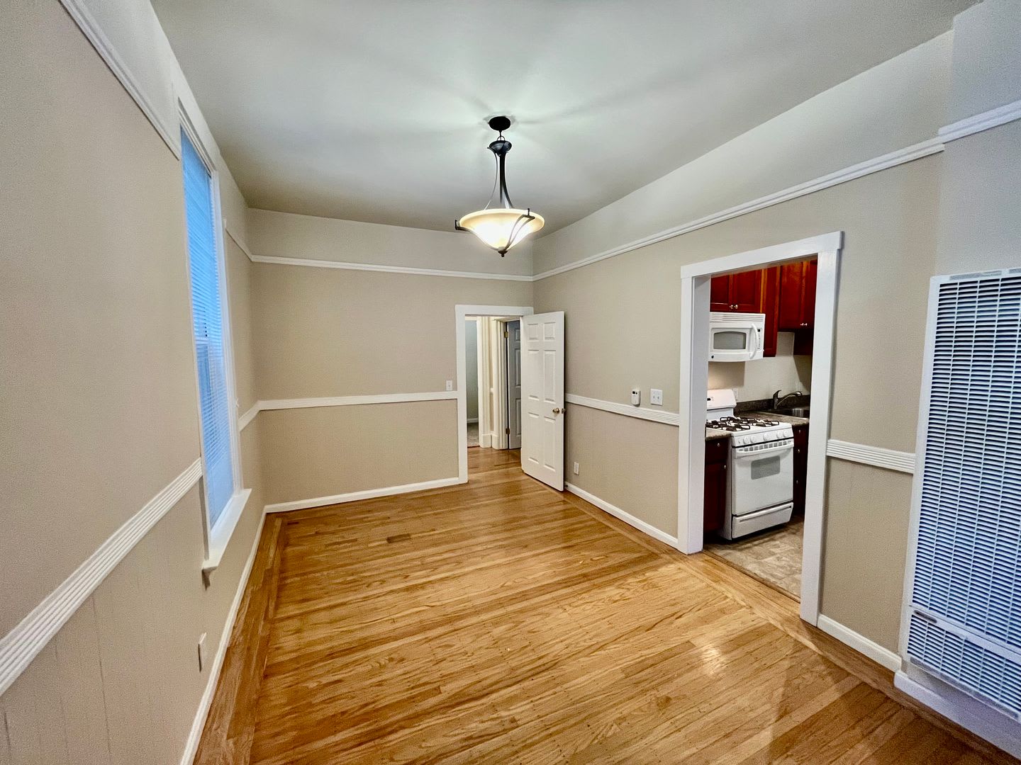 Gorgeous Victorian 1 Bed 1 Bath In The Heart Of The Haight – photo 2