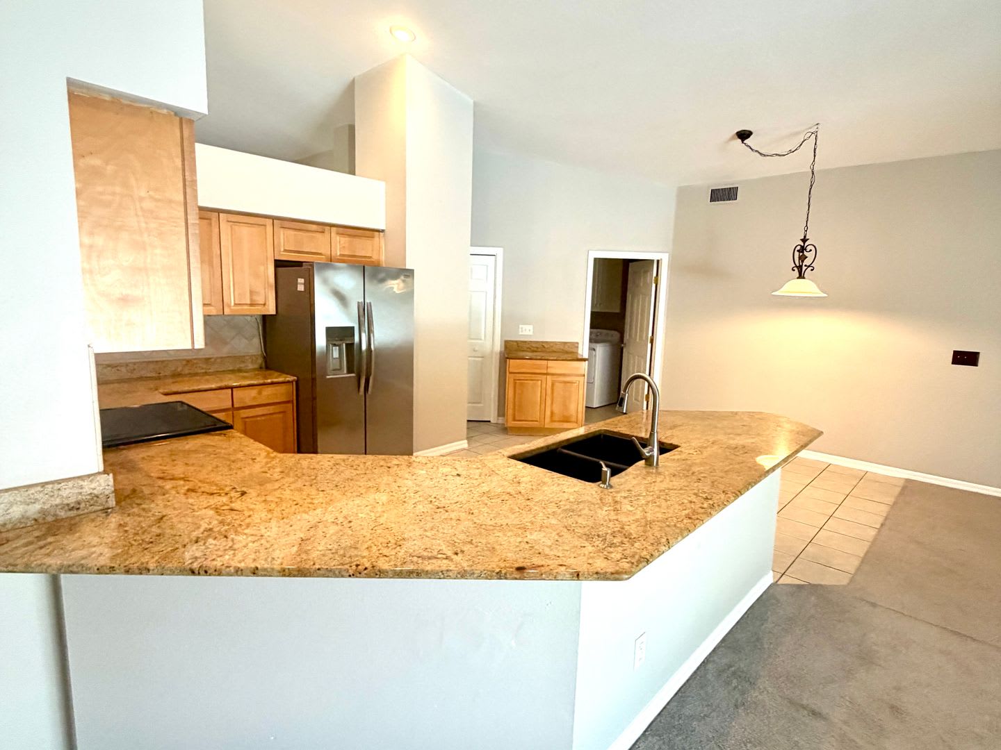 Beautiful 3 Bedroom 2 Bathroom Pool Home in Valrico! – photo 3