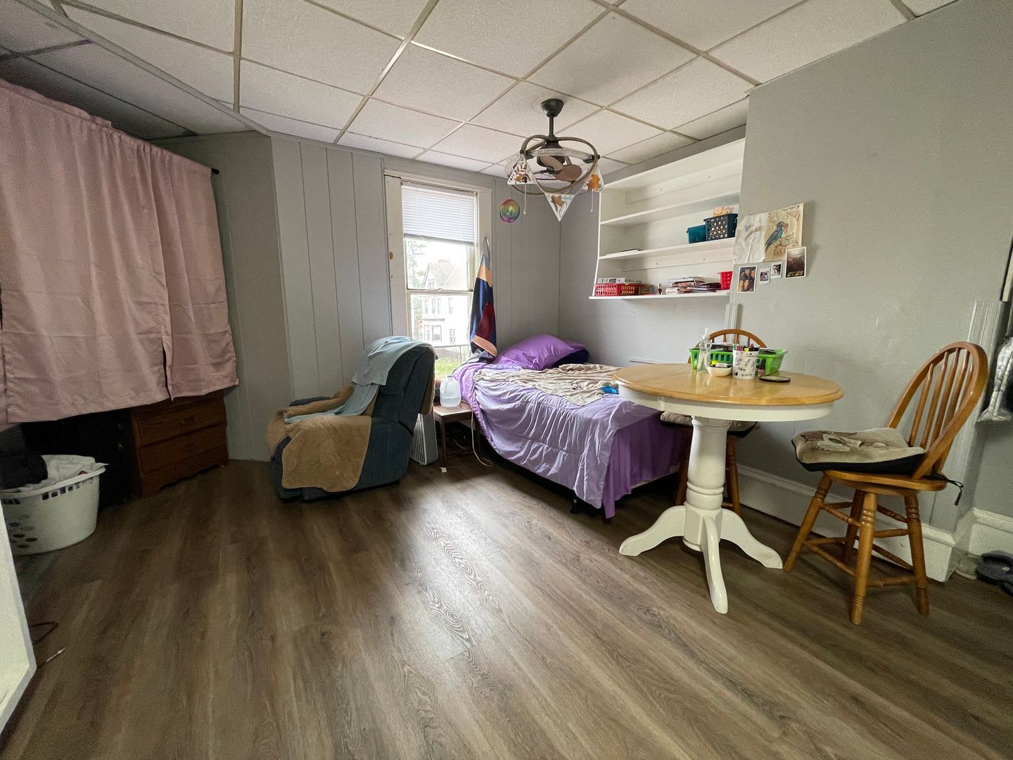 Upper Studio Close to Downtown – photo 3