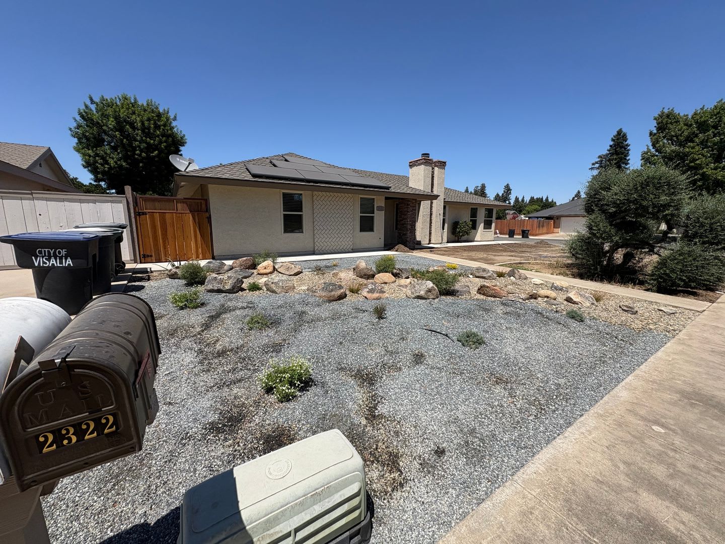 Updated SE Visalia Corner Lot Home Rent Ready! – photo 3
