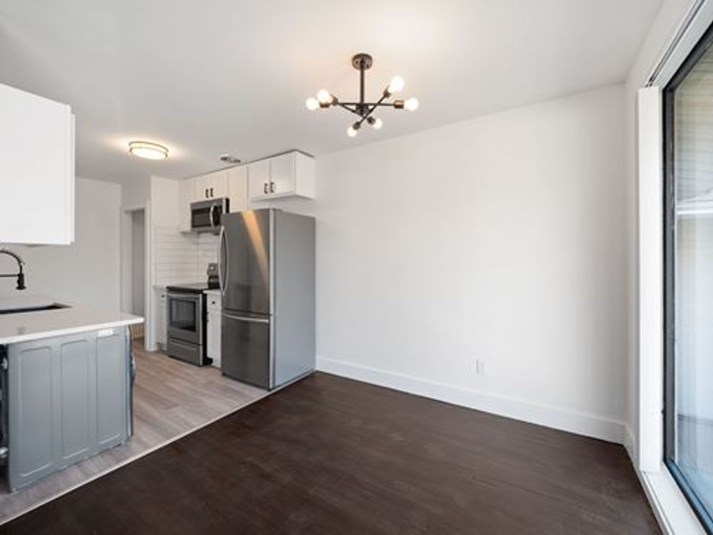 Royal Oakland Apartments – photo 4