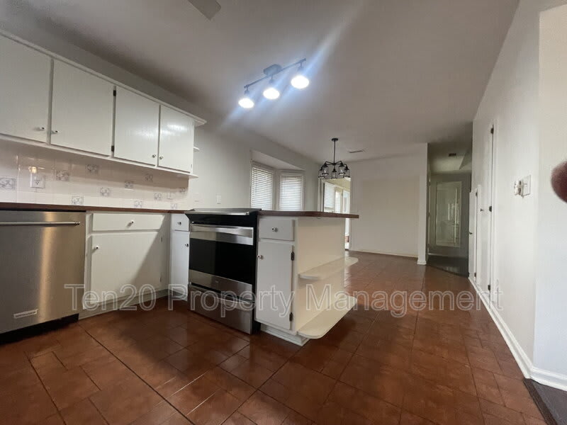 113 Maplebrook Ct – photo 4