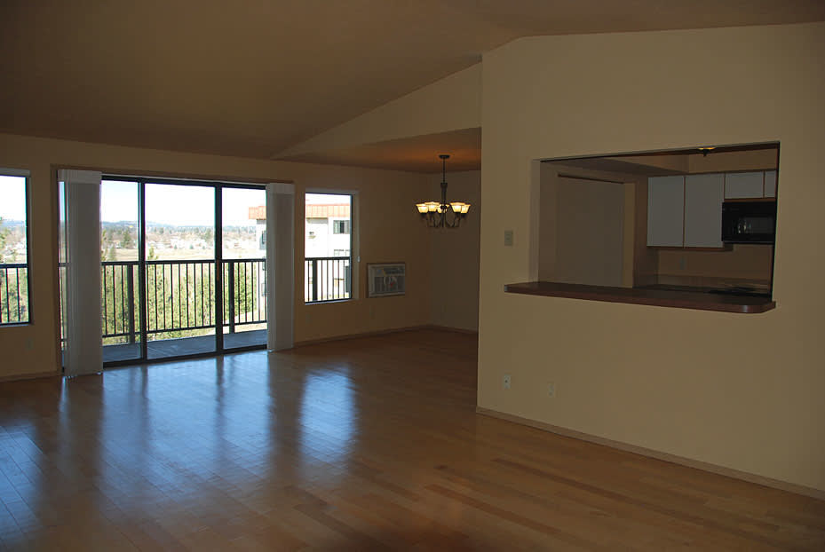BROWNE'S ADDITION GATED CONDOMINIUM 3 Bed 2 Bathroom view property – photo 2