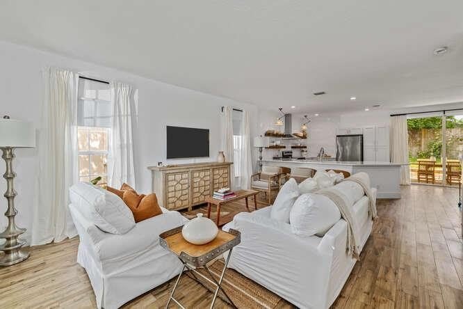13531 Fountain View Boulevard – photo 1