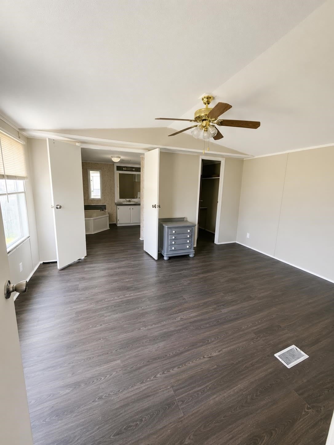 1719 WESTERN AVE – photo 5
