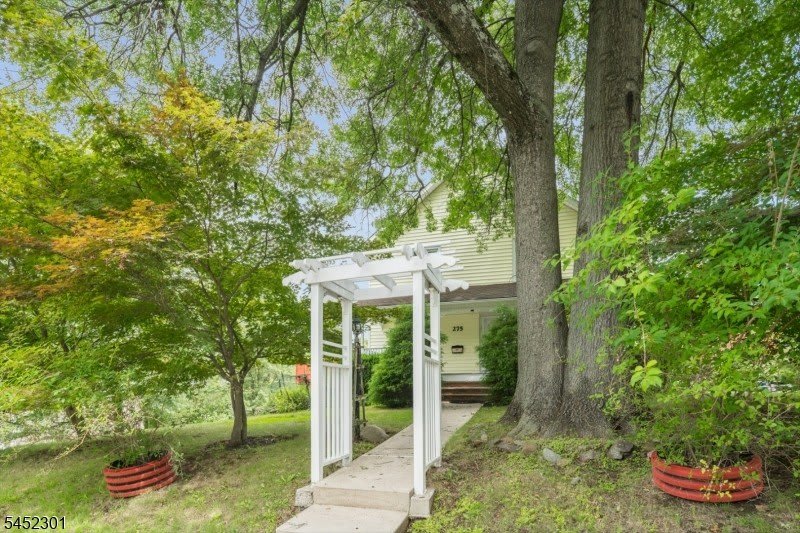 275 E Mt Pleasant Ave – photo 5