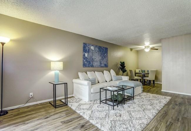 2070 Broadway – photo 2