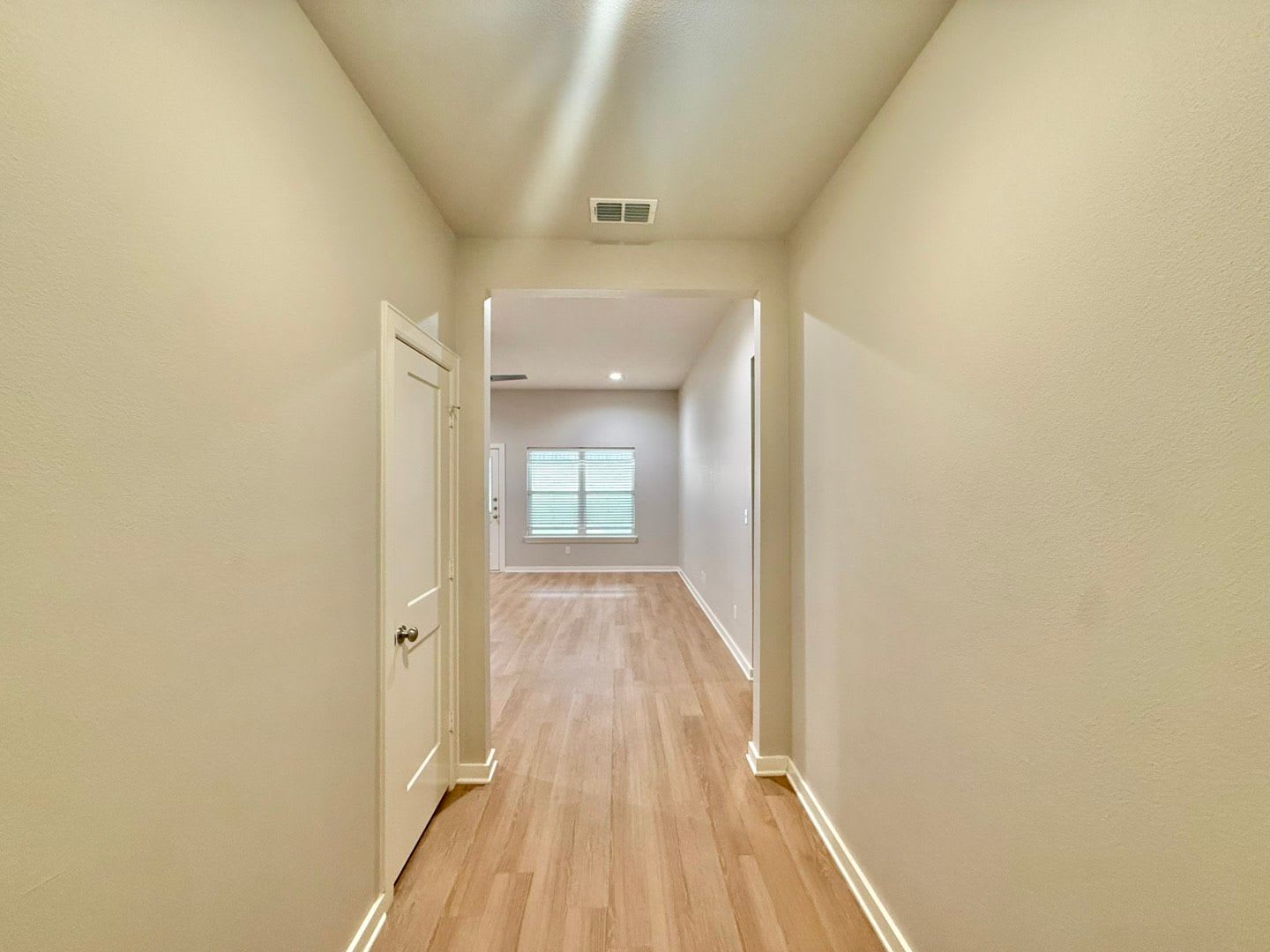 Charming 1-Story 4 Bedroom Home with Modern Comforts! – photo 2