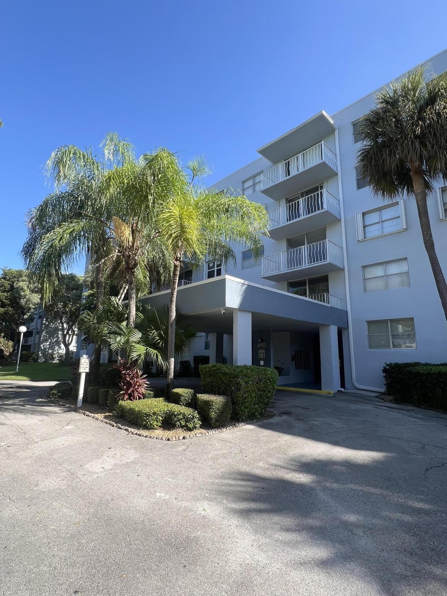480 Executive Center Drive – photo 1