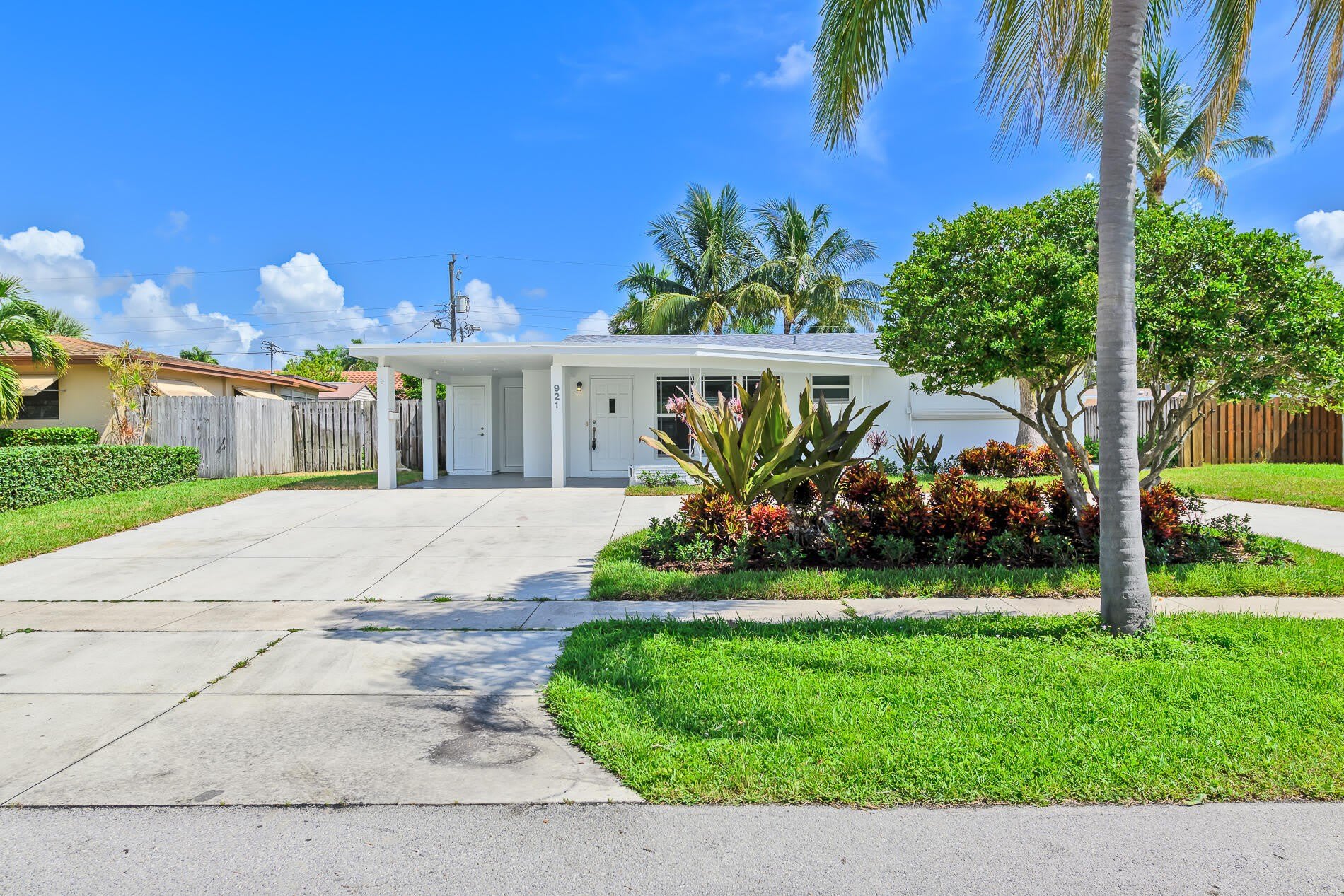 921 SE 15th Court – photo 3
