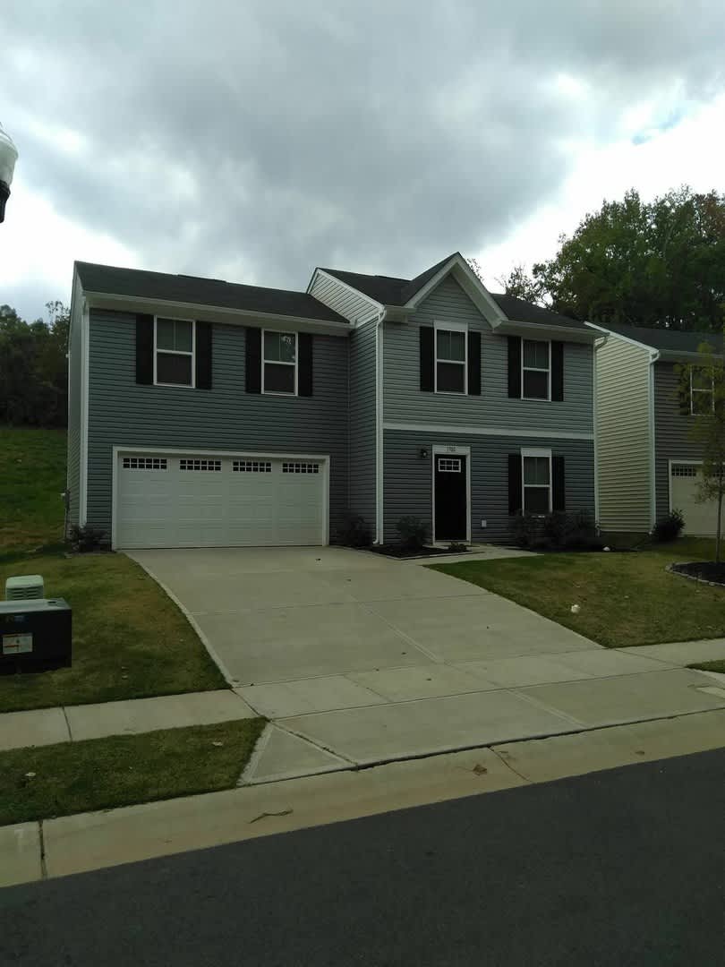 Newer Home Just Minutes from Uptown! – photo 1