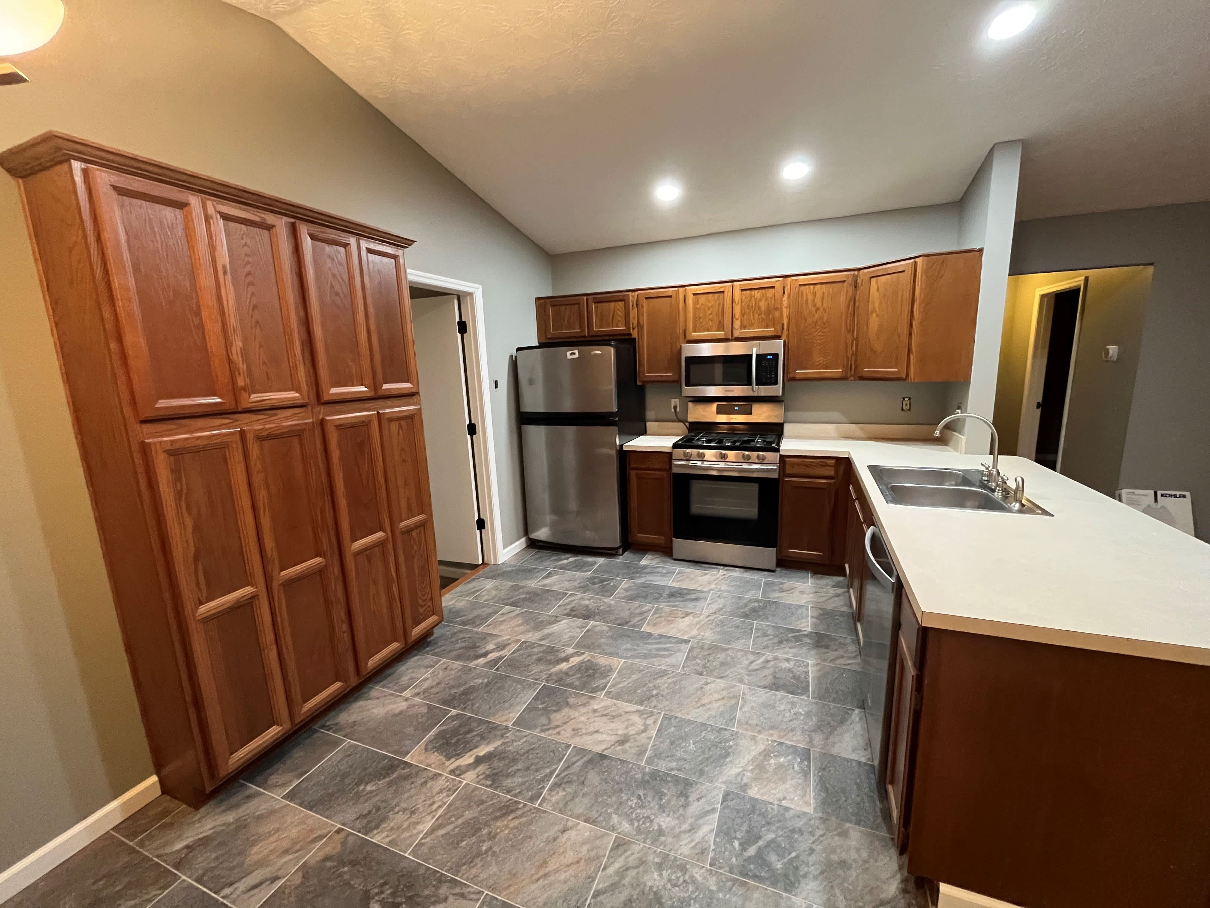 7894 Prairieview Drive – photo 2