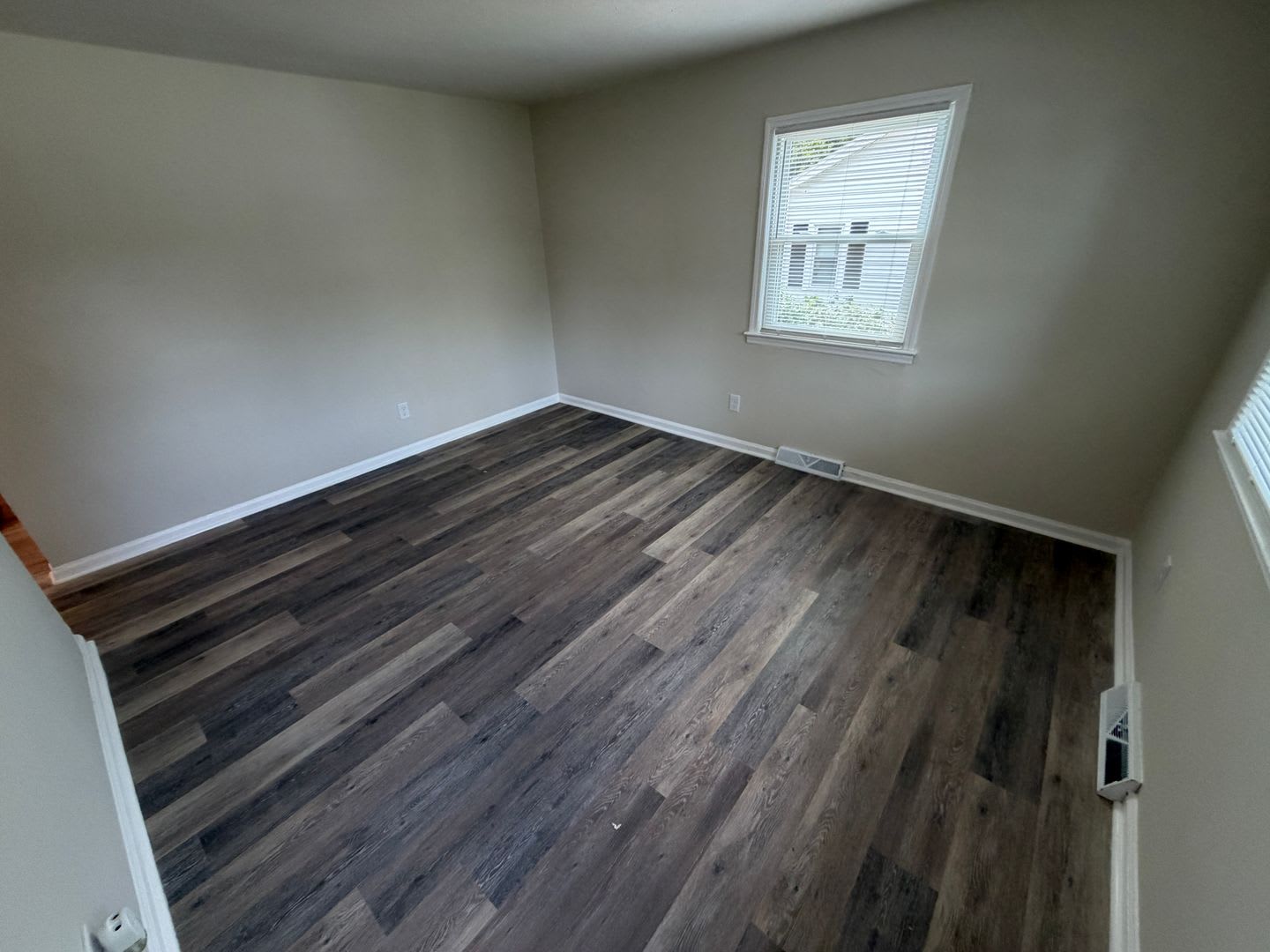 Newly Updated 3 Bedroom Brick Home in Burlington! – photo 3