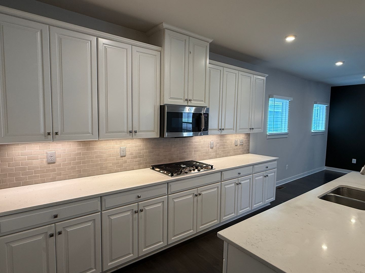 Stunning Greenleigh Home with 4 Bedrooms, 4.5 Baths & Designer Kitchen – photo 4
