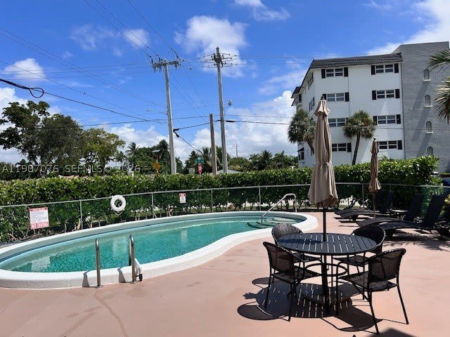 5050 Bayview Dr – photo 3