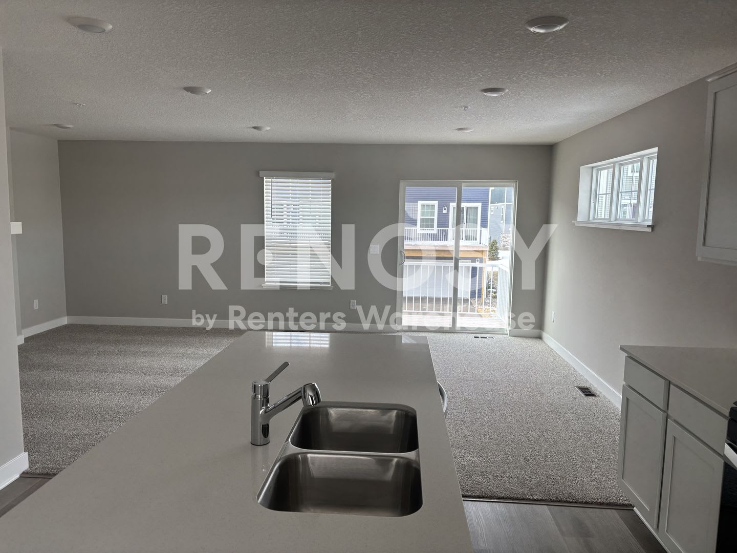 Spacious 3 Bed 2 5 Bath Townhome In A Great Location – photo 4