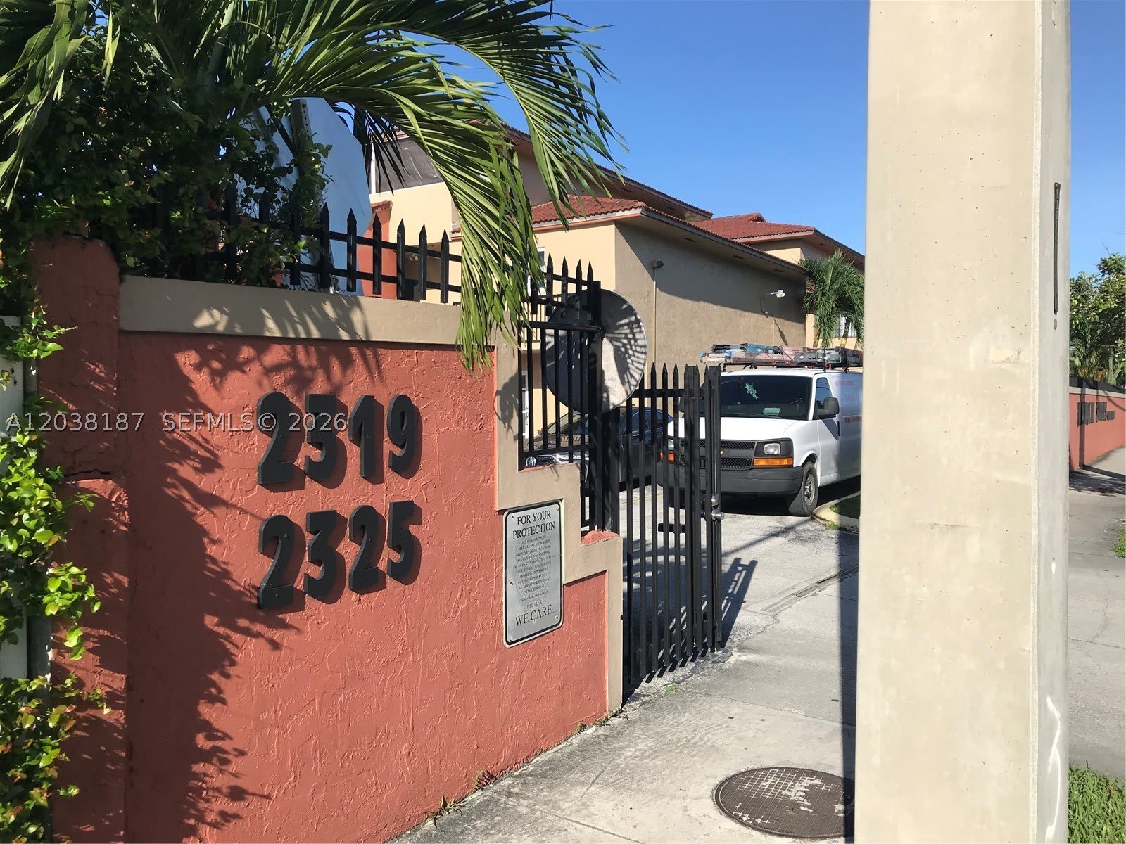 2319 W 60th St – photo 2
