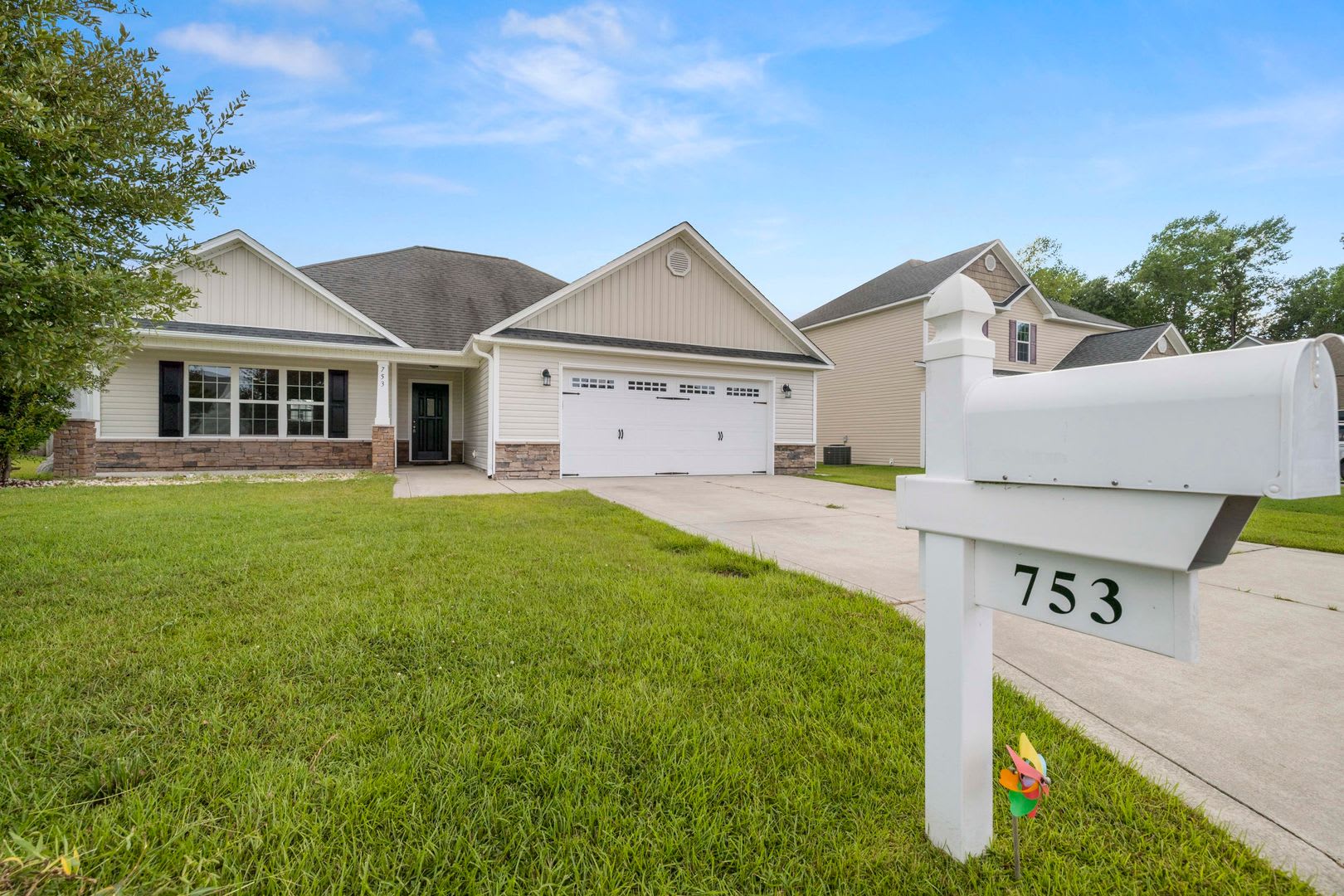 Charming 3-Bedroom Home in Carolina Plantations! – photo 3