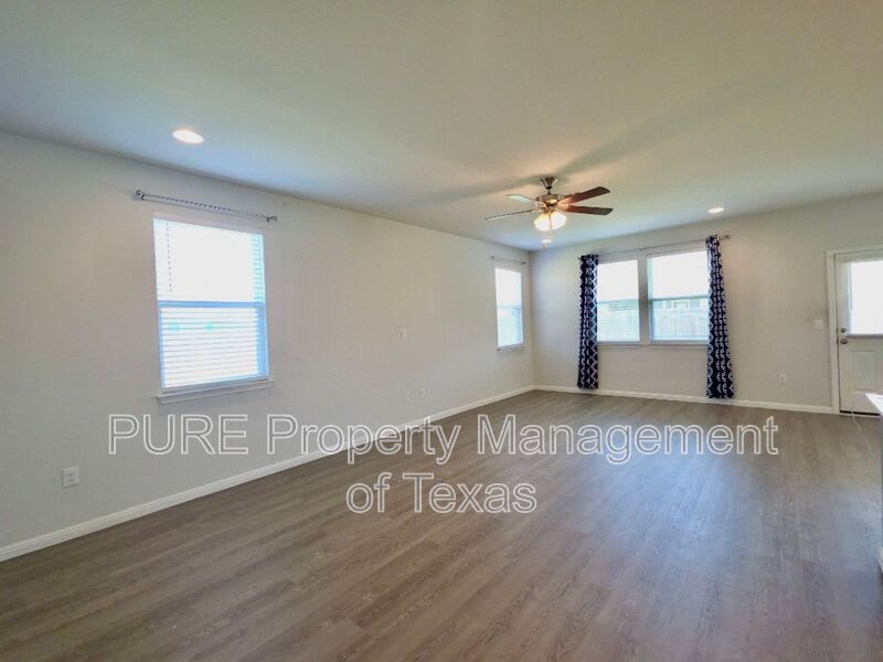 10400 Alemoor Dr – photo 3