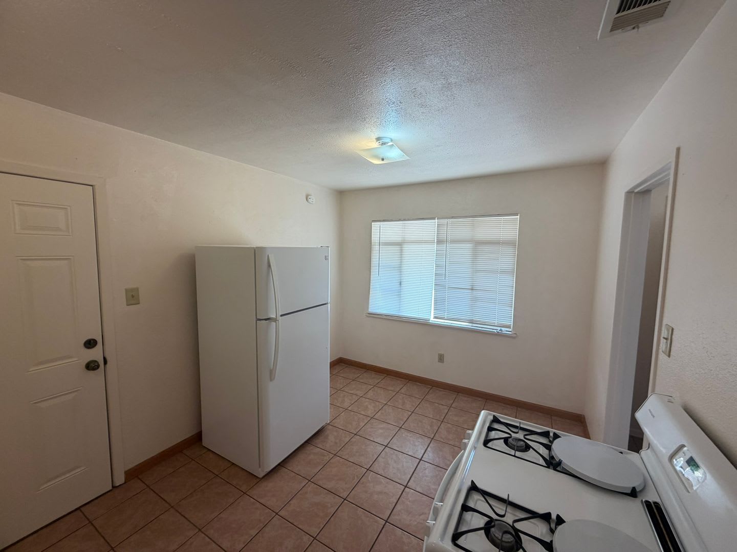 2 Bed 1 Bath Duplex – photo 5