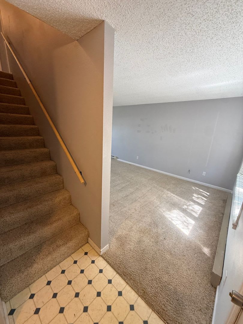 3 Bedroom, 1.5 Bathroom Townhouse Next to High School and Middle School – photo 3